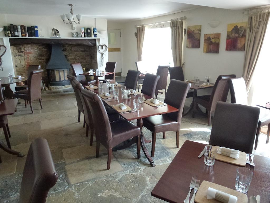 Отель The Manor House Puncknowle Экстерьер фото
